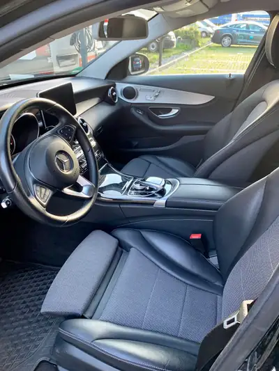 Mercedes-Benz C 400 Avantgarde 4Matic — Berline sport 333 ch, entretien impeccable — Armaturenbrett