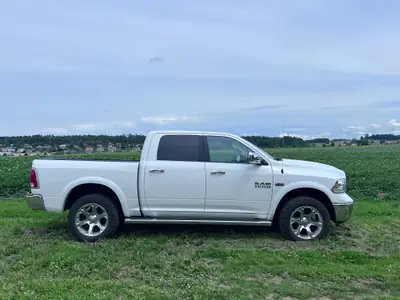 Dodge Ram Laramie 2019 — Pickup musclé 400 ch, transmission intégrale, entretien complet — Miniatur 11