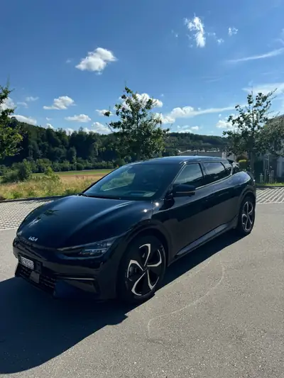 Kia EV6 77.4 kWh GT-Line 4x4 — SUV électrique haute performance, 23 600 km seulement — vue extérieure