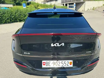 Kia EV6 77.4 kWh GT-Line 4x4 — SUV électrique haute performance, 23 600 km seulement — détail
