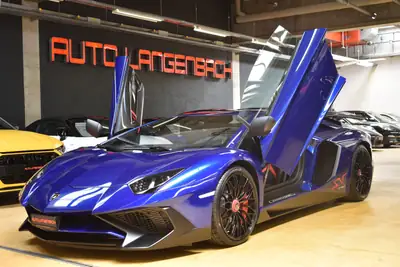 Lamborghini Aventador LP750-4 SuperVeloce Coupé — Supercar légendaire, 751 ch et prestige italien — côté