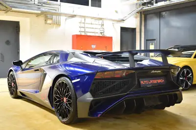 Lamborghini Aventador LP750-4 SuperVeloce Coupé — Supercar légendaire, 751 ch et prestige italien — intérieur