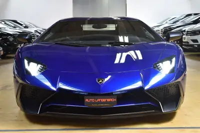 Lamborghini Aventador LP750-4 SuperVeloce Coupé — Supercar légendaire, 751 ch et prestige italien — Miniature 9