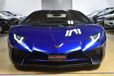 Lamborghini Aventador LP750-4 SuperVeloce Coupé — Supercar légendaire, 751 ch et prestige italien — Miniature 8