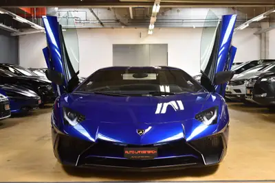 Lamborghini Aventador LP750-4 SuperVeloce Coupé — Supercar légendaire, 751 ch et prestige italien — Miniature 10
