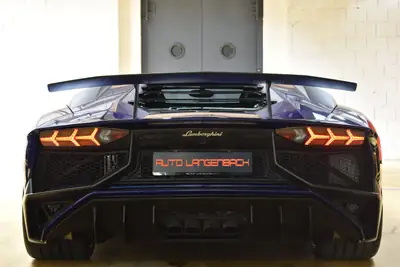 Lamborghini Aventador LP750-4 SuperVeloce Coupé — Supercar légendaire, 751 ch et prestige italien — Miniature 13