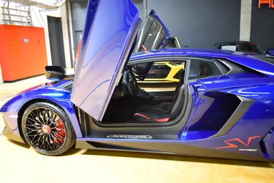 Lamborghini Aventador LP750-4 SuperVeloce Coupé — Supercar légendaire, 751 ch et prestige italien — Miniature 19