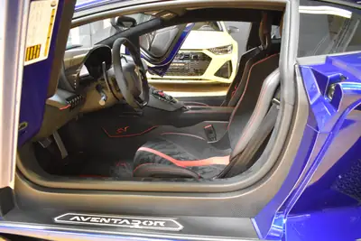 Lamborghini Aventador LP750-4 SuperVeloce Coupé — Supercar légendaire, 751 ch et prestige italien — Miniature 20
