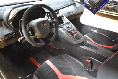 Lamborghini Aventador LP750-4 SuperVeloce Coupé — Supercar légendaire, 751 ch et prestige italien — Miniature 22