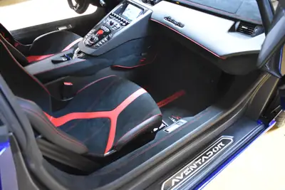 Lamborghini Aventador LP750-4 SuperVeloce Coupé — Supercar légendaire, 751 ch et prestige italien — Miniature 26