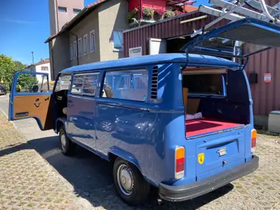 VW T2 1979 — Légende des routes, van spacieux et authentique — Heckansicht
