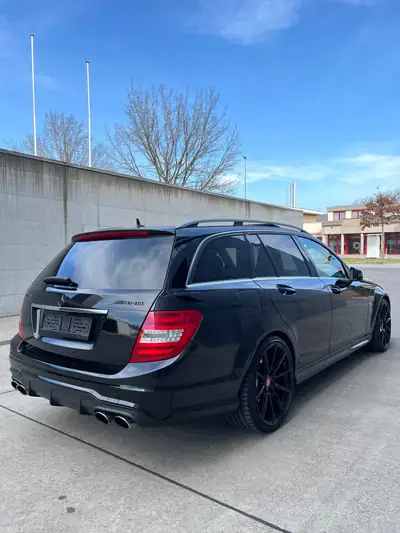 Mercedes-Benz C 63 AMG Avantgarde — Performance 457 ch, Break sportif entretenu Mercedes — cruscotto
