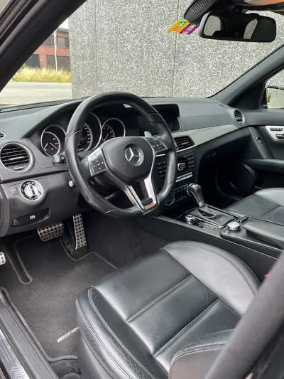 Mercedes-Benz C 63 AMG Avantgarde — Performance 457 ch, Break sportif entretenu Mercedes — Miniatura 7