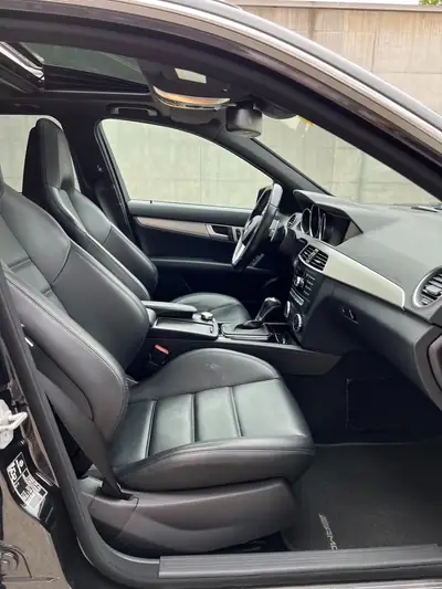 Mercedes-Benz C 63 AMG Avantgarde — Performance 457 ch, Break sportif entretenu Mercedes — Miniatura 10