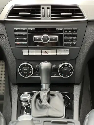 Mercedes-Benz C 63 AMG Avantgarde — Performance 457 ch, Break sportif entretenu Mercedes — Miniatura 13
