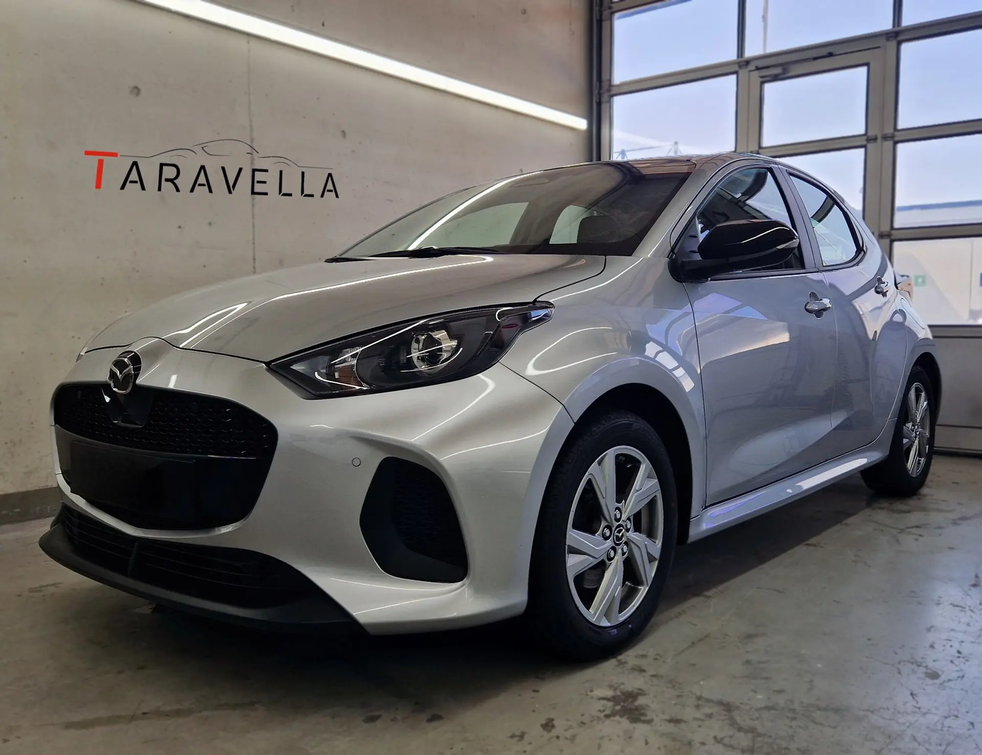 Mazda 2 Hybrid Exclusive-line 2024 — Citadine écologique, ultra-économe et très peu kilométrée — vista esterna