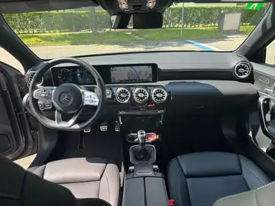 Mercedes-Benz Classe A 200 AMG-Line — Compacte premium, 46 700 km seulement — Armaturenbrett