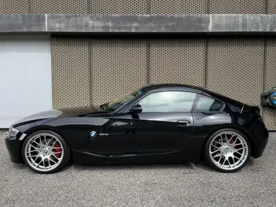 BMW Z4 Coupé 3.0si — Roadster sportif dynamique, entretien frais et MFK valide — vista esterna