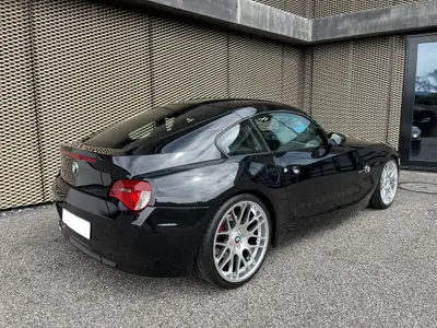 BMW Z4 Coupé 3.0si — Roadster sportif dynamique, entretien frais et MFK valide — vista posteriore