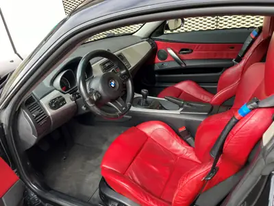 BMW Z4 Coupé 3.0si — Roadster sportif dynamique, entretien frais et MFK valide — dettaglio