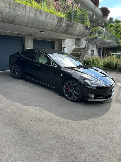 Tesla Model S Ludicrous Performance 2020 — 772 ch, propulsion électrique, première main — vista posteriore