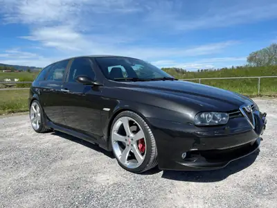 Alfa Romeo 156 3.2 GTA — Break sportif V6, entretien impeccable — côté