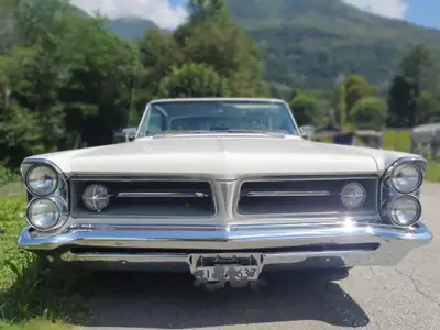 Pontiac Grand Prix 1963 — Muscle car américain d'époque, 307 ch, kilométrage d'exception — détail