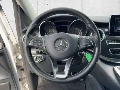 Mercedes-Benz V 250 d Lang 4Matic — Monospace 7 places, diesel efficace, transmission automatique — Thumbnail 10