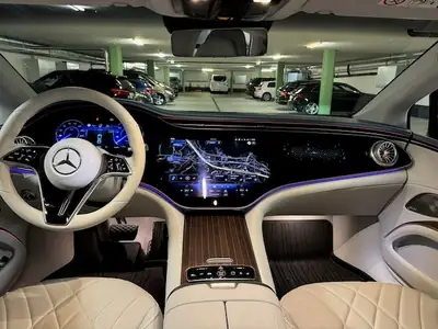 Mercedes-Benz EQS 580 4Matic — Berline électrique premium, 25 500 km seulement — fianco