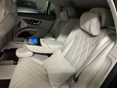 Mercedes-Benz EQS 580 4Matic — Berline électrique premium, 25 500 km seulement — vista posteriore