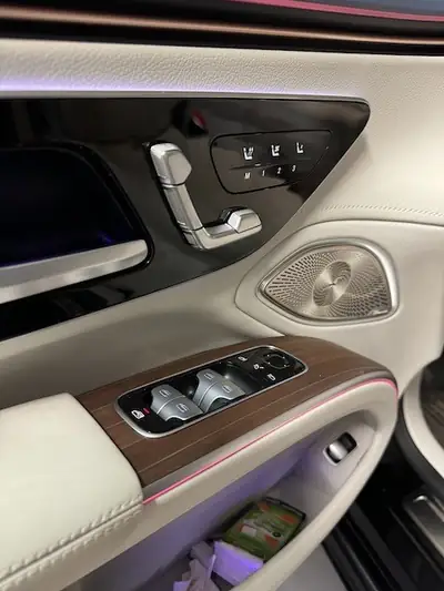 Mercedes-Benz EQS 580 4Matic — Berline électrique premium, 25 500 km seulement — Miniatura 15