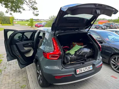 Volvo XC40 T5 PHEV Ultimate — SUV hybride rechargeable, 30 000 km seulement — Heckansicht