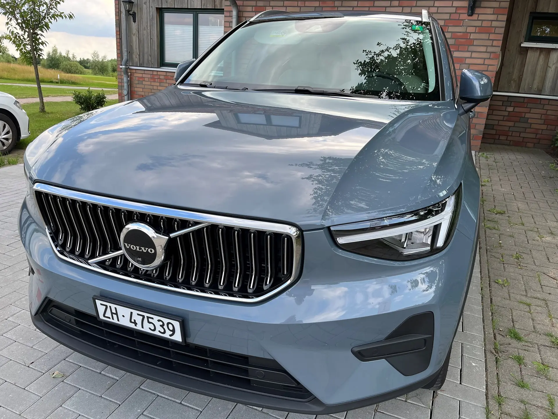 Volvo XC40 T5 PHEV Ultimate — SUV hybride rechargeable, 30 000 km seulement — Außenansicht
