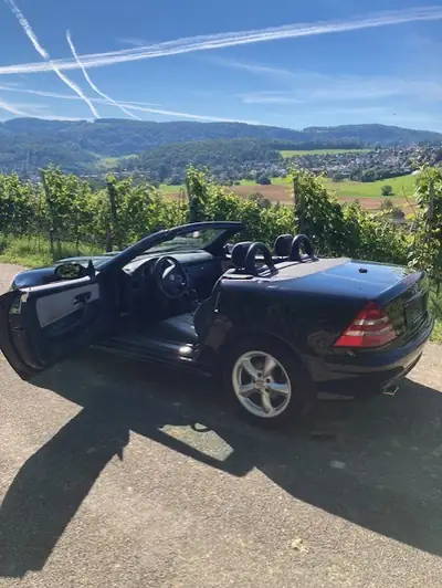 Mercedes-Benz SLK 320 Designo — Cabriolet sportif, 74'000 km, noir métallisé — Innenraum