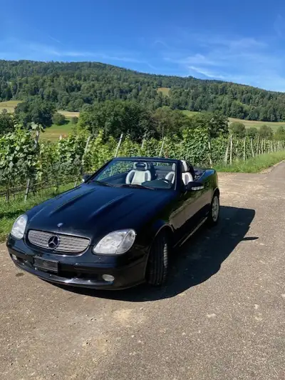 Mercedes-Benz SLK 320 Designo — Cabriolet sportif, 74'000 km, noir métallisé — Armaturenbrett