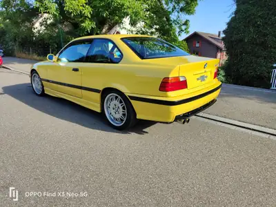 BMW M3 Coupé 1993 — Légende sportive jaune vif, 82 500 km seulement — interni