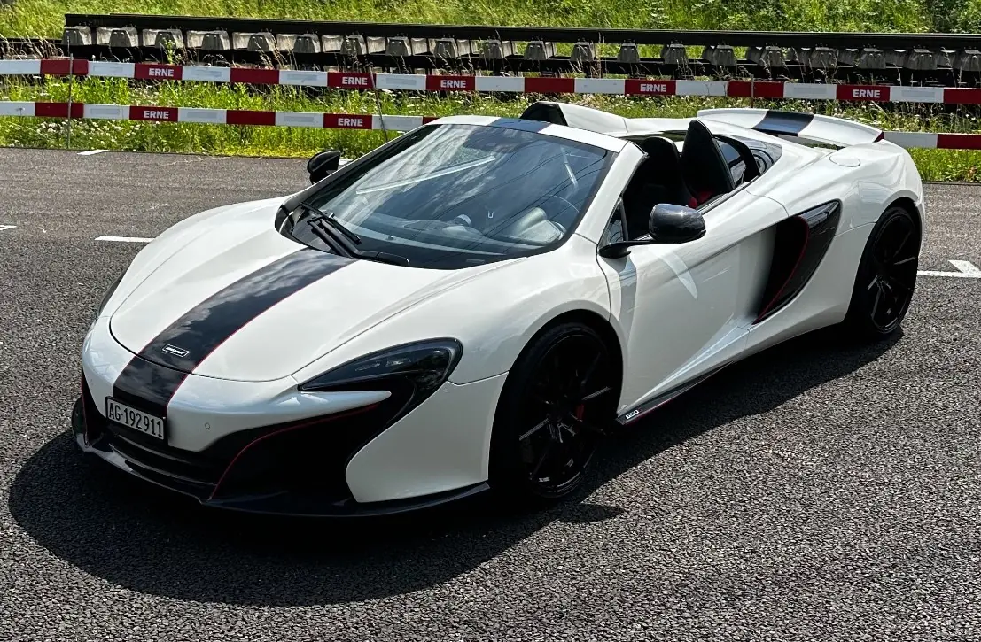 McLaren 650S Spider — Supercar décapotable, 650 ch et seulement 46 500 km — vista esterna