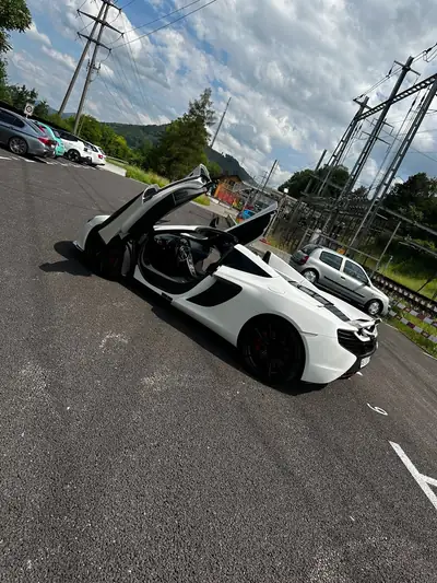 McLaren 650S Spider — Supercar décapotable, 650 ch et seulement 46 500 km — fianco