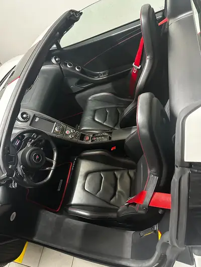 McLaren 650S Spider — Supercar décapotable, 650 ch et seulement 46 500 km — Miniatura 12