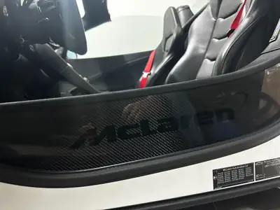 McLaren 650S Spider — Supercar décapotable, 650 ch et seulement 46 500 km — Miniatura 11