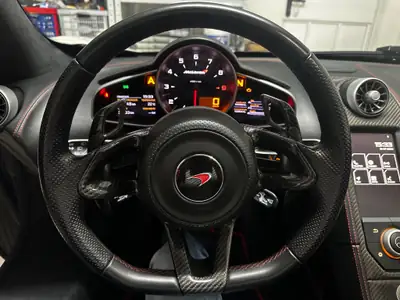 McLaren 650S Spider — Supercar décapotable, 650 ch et seulement 46 500 km — Miniatura 10