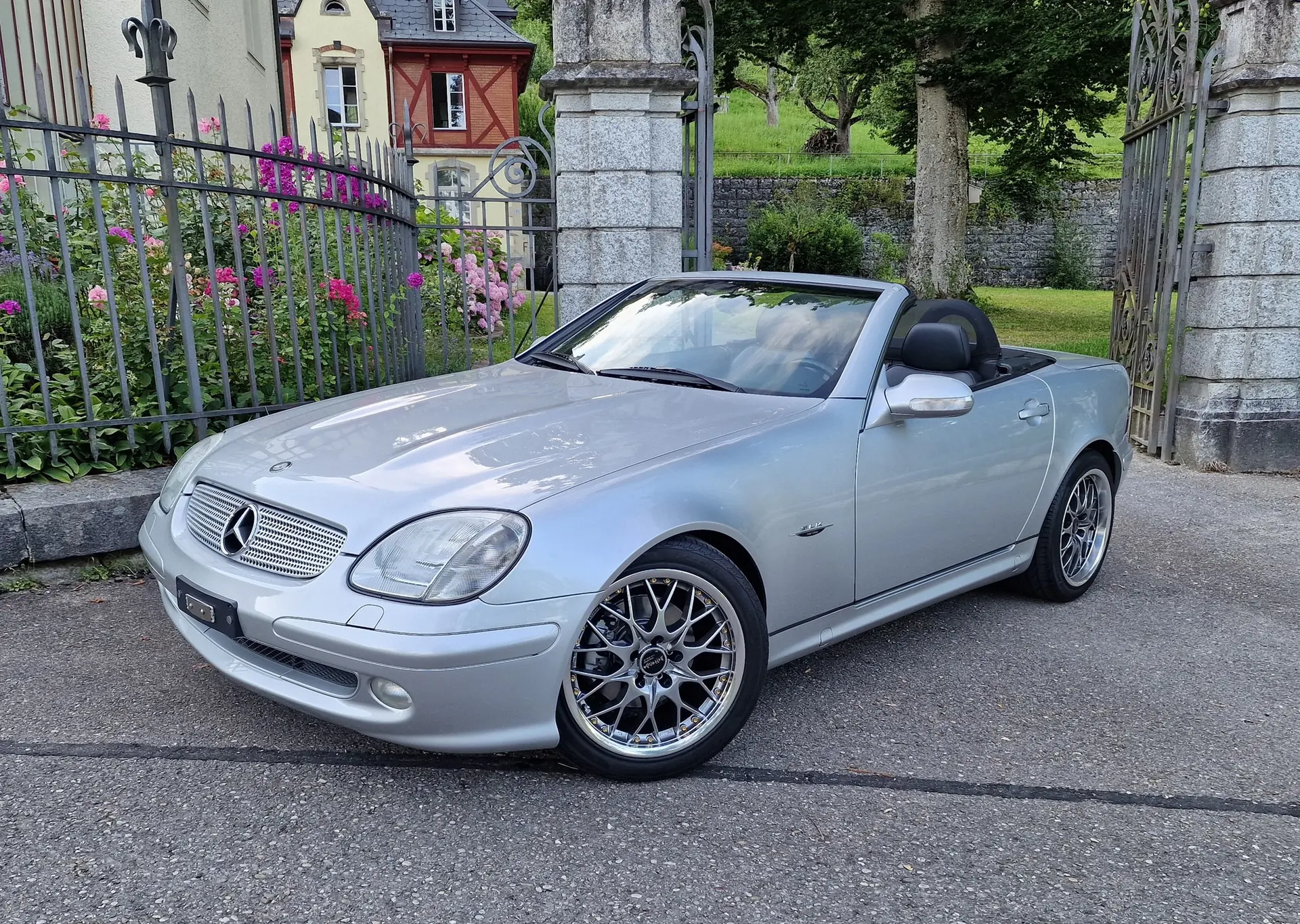 Mercedes-Benz SLK 200 Kompressor Final Edition — Cabriolet sportif, 128 800 km, sans sinistre — vue extérieure