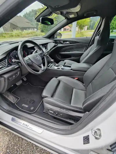 Opel Insignia GSI 260 ch — Berline sportive 4WD, 105'000 km, sans sinistre — Miniatur 7
