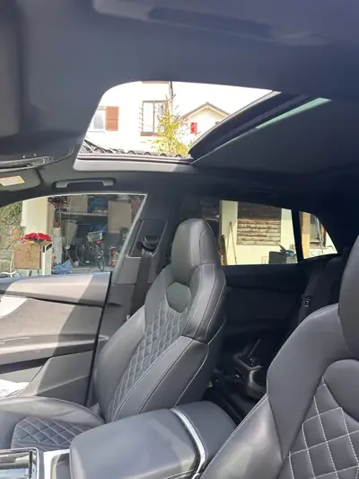 Audi SQ8 TFSI Quattro — SUV haute performance, 53'000 km seulement — Heckansicht