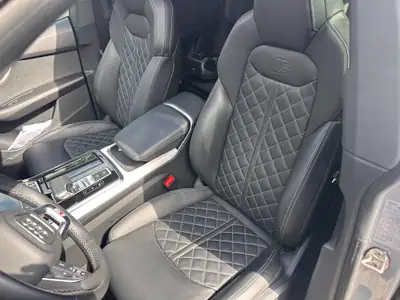 Audi SQ8 TFSI Quattro — SUV haute performance, 53'000 km seulement — Innenraum