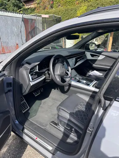 Audi SQ8 TFSI Quattro — SUV haute performance, 53'000 km seulement — Miniatur 8