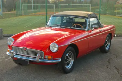 MG MGB 1976 — Chef-d'œuvre cabriolet anglais, sans accident, authentique — Seitenansicht