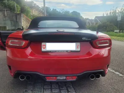 Fiat 124 Spider 1.4 TB Abarth — Cabriolet sportif manuel, entretien récent et faible kilométrage — côté