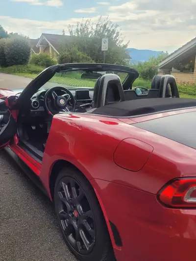 Fiat 124 Spider 1.4 TB Abarth — Cabriolet sportif manuel, entretien récent et faible kilométrage — arrière