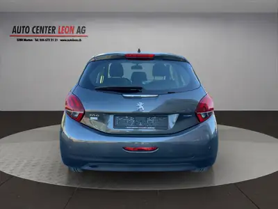 Peugeot 208 1.2 PureTech Access — Citadine fiable, faible kilométrage, équipée navigation — dashboard